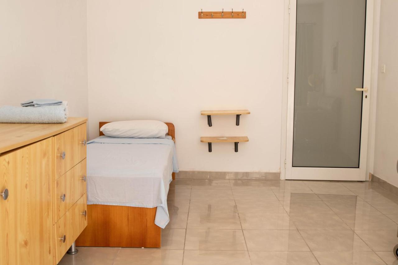Spacious 3-Bedroom Apartment 30 Seconds From Sea マルサスカーラ エクステリア 写真
