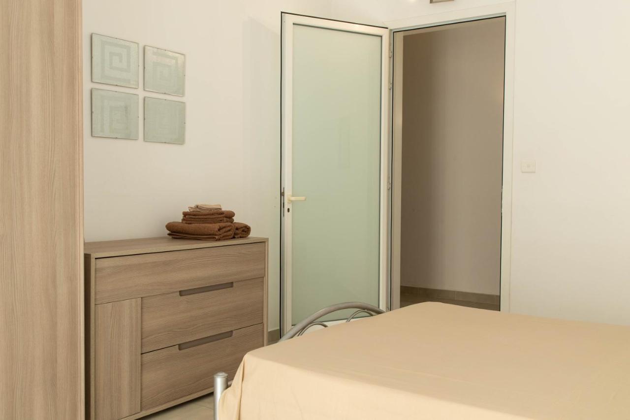 Spacious 3-Bedroom Apartment 30 Seconds From Sea マルサスカーラ エクステリア 写真