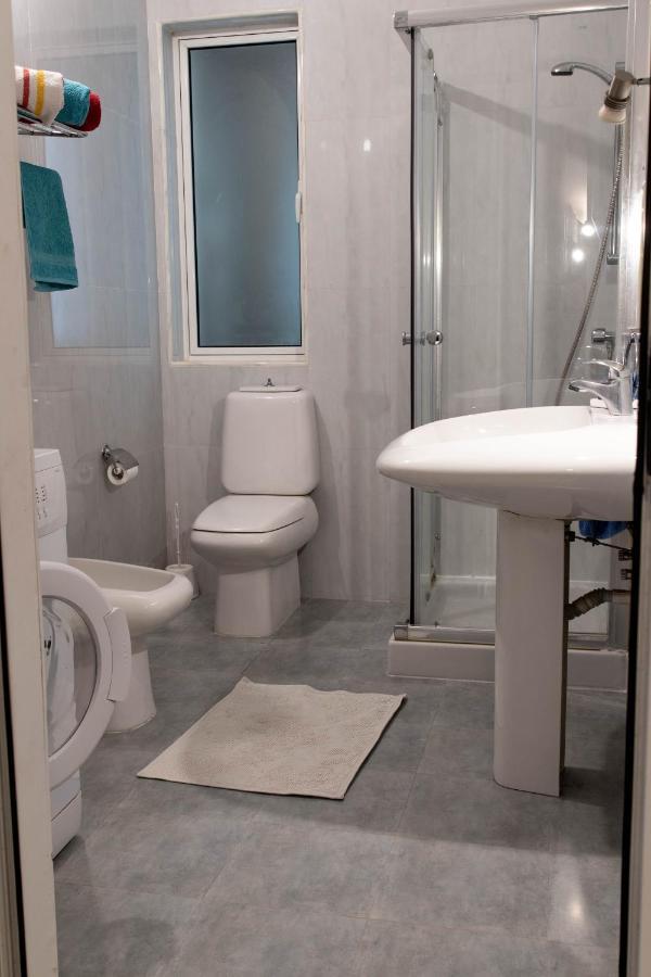 Spacious 3-Bedroom Apartment 30 Seconds From Sea マルサスカーラ エクステリア 写真