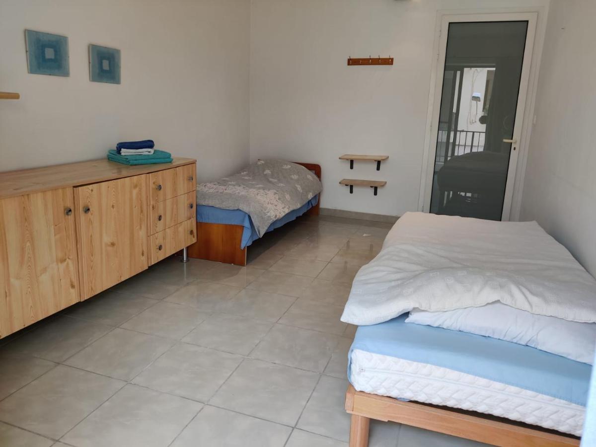 Spacious 3-Bedroom Apartment 30 Seconds From Sea マルサスカーラ エクステリア 写真